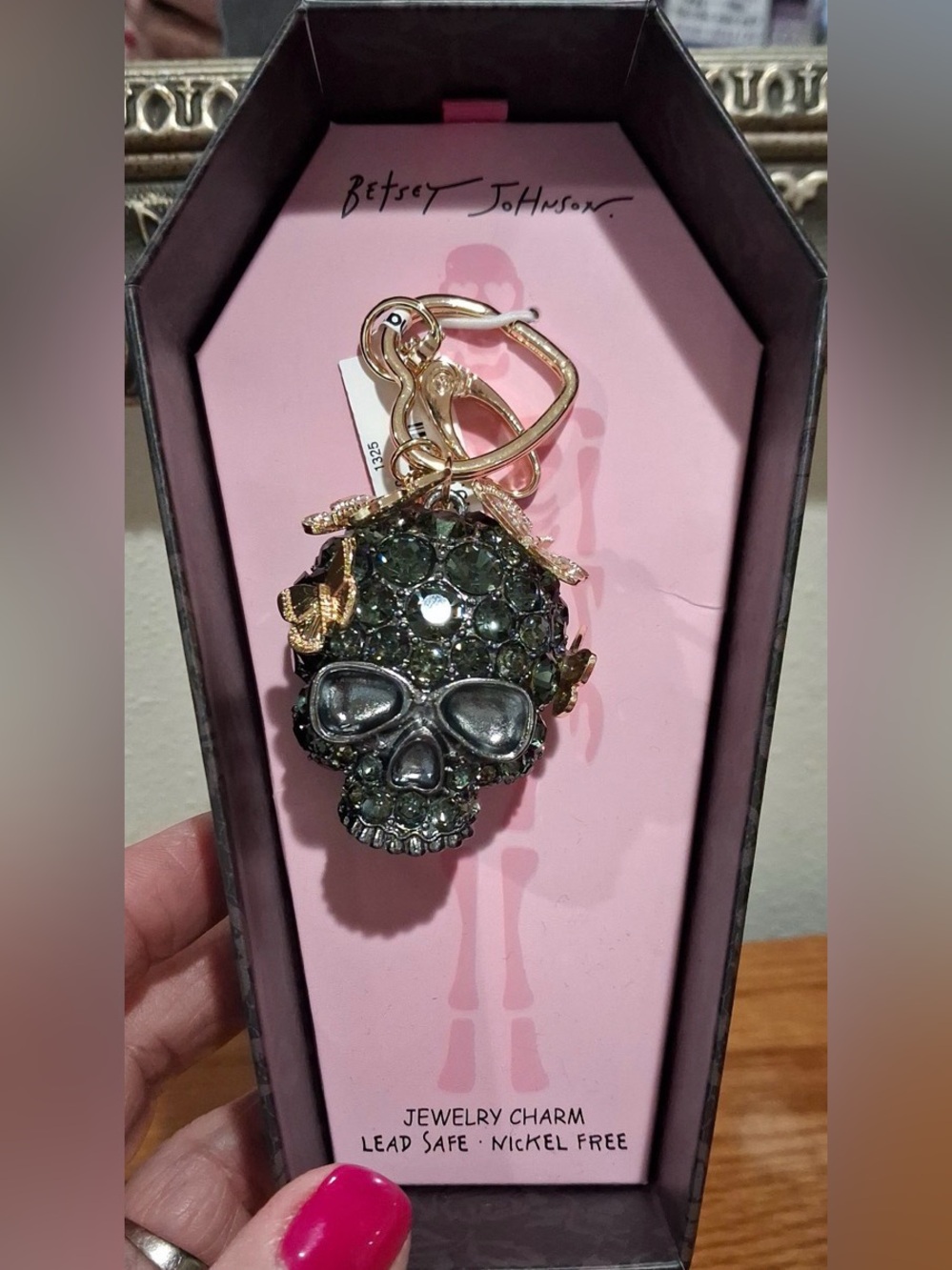 BETSEY JOHNSON Halloween Butterfly-Covered Skull Bag Charm Keychain
TikTok NWT - Picture 2 of 4